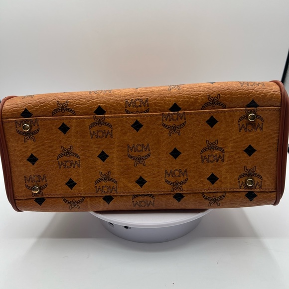 Mcm Authentic limited edition kelly bag with clochette lock/key made in Germany - Picture 8 of 11